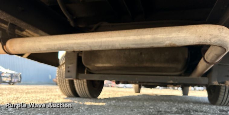 image for item EG1277 2008 Ford E450 shuttle bus