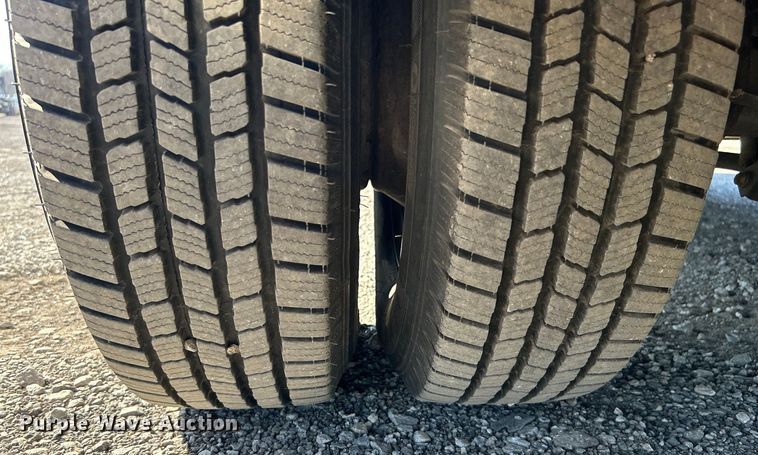 image for item EG1277 2008 Ford E450 shuttle bus