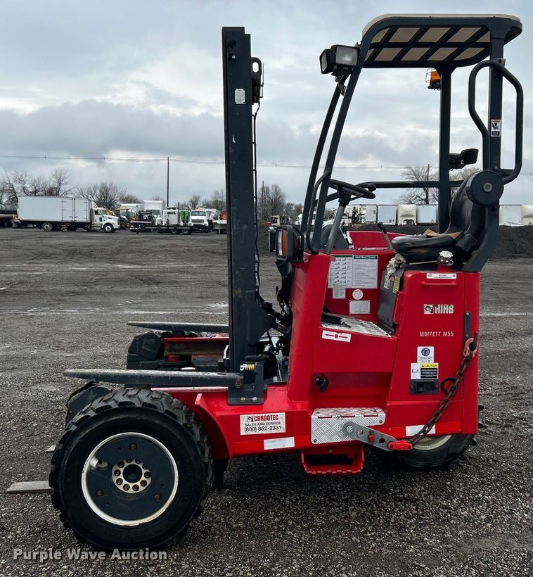 image for item EG1284 2013 Moffett M55.4 forklift
