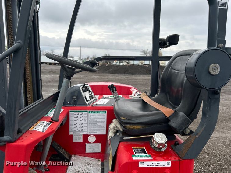 image for item EG1284 2013 Moffett M55.4 forklift