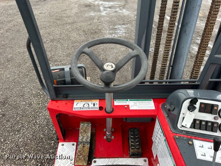 image for item EG1284 2013 Moffett M55.4 forklift