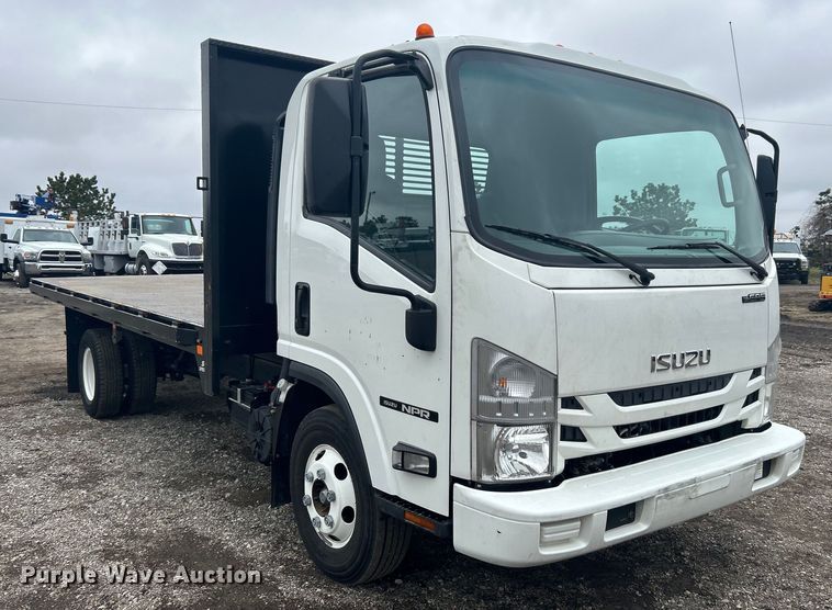 image for item EG1295 2016 Isuzu NPR flatbed truck