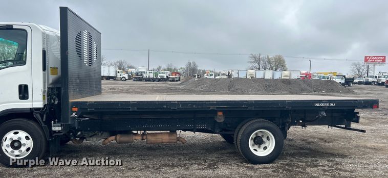 image for item EG1295 2016 Isuzu NPR flatbed truck