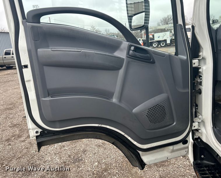 image for item EG1295 2016 Isuzu NPR flatbed truck