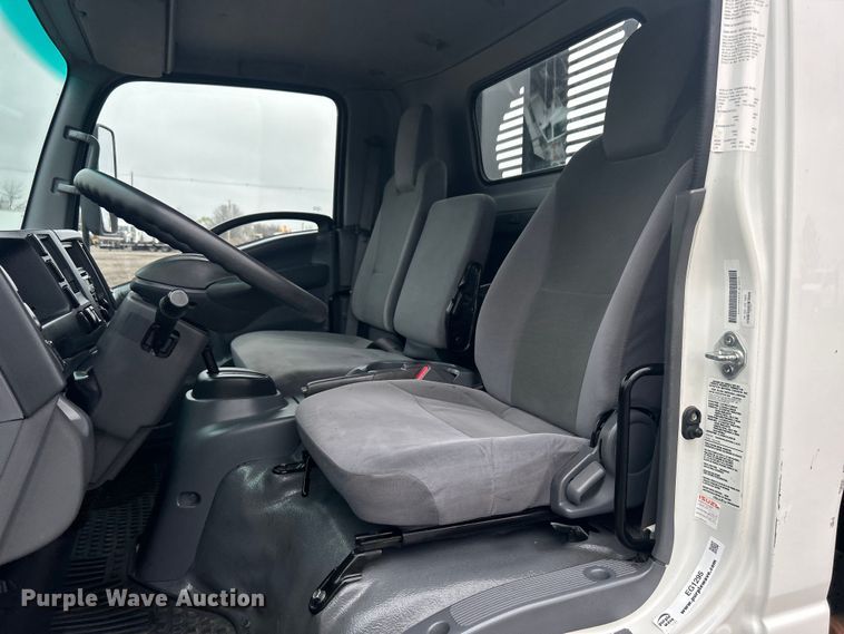 image for item EG1295 2016 Isuzu NPR flatbed truck