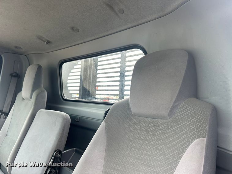 image for item EG1295 2016 Isuzu NPR flatbed truck