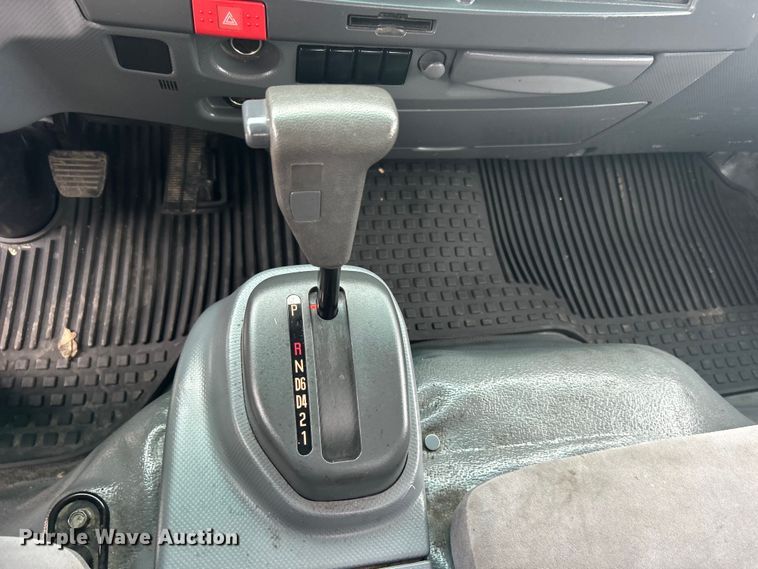 image for item EG1295 2016 Isuzu NPR flatbed truck