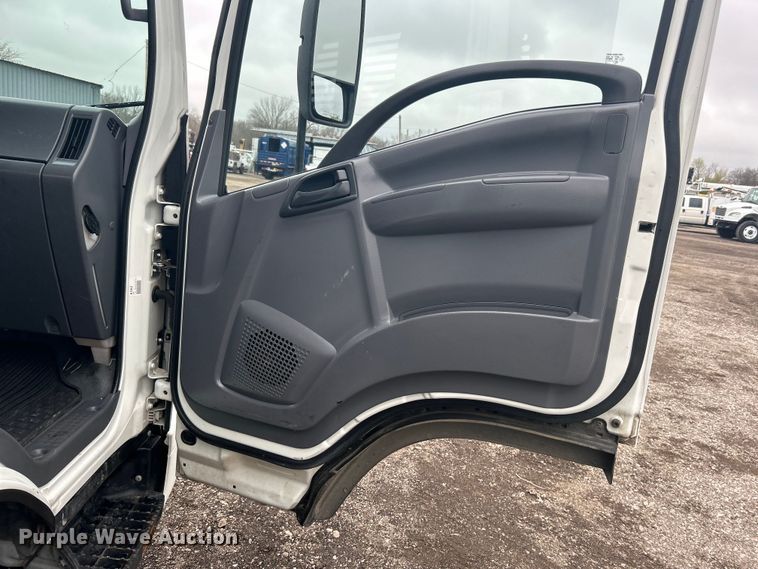 image for item EG1295 2016 Isuzu NPR flatbed truck