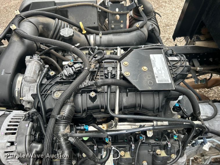 image for item EG1295 2016 Isuzu NPR flatbed truck