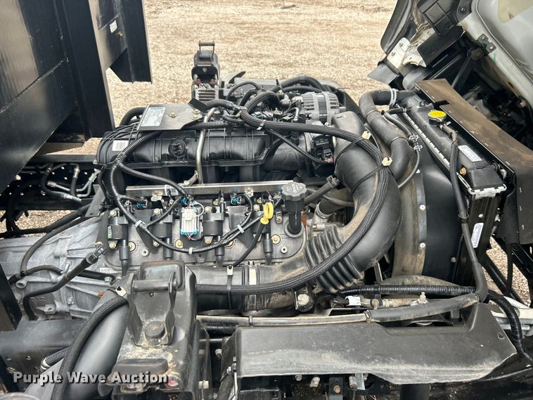 image for item EG1295 2016 Isuzu NPR flatbed truck