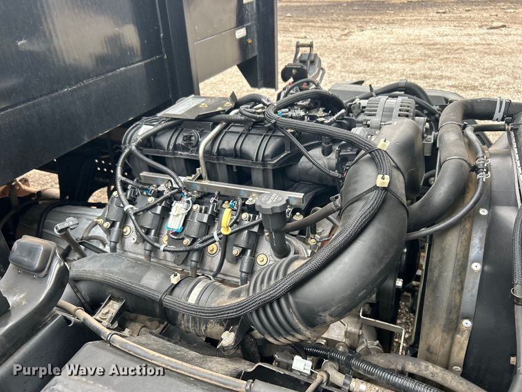 image for item EG1295 2016 Isuzu NPR flatbed truck