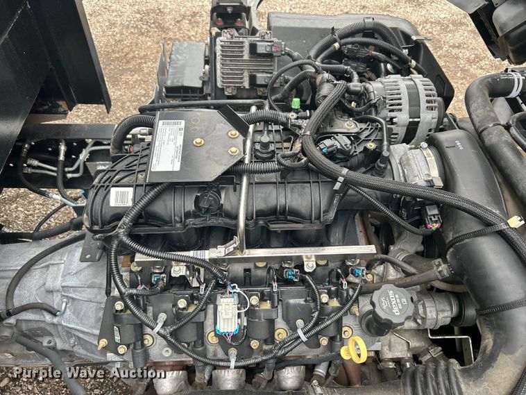 image for item EG1295 2016 Isuzu NPR flatbed truck