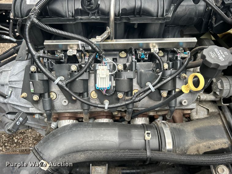 image for item EG1295 2016 Isuzu NPR flatbed truck