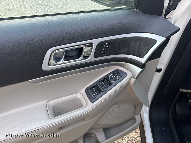 image for item EH6580 2011 Ford Explorer XLT SUV