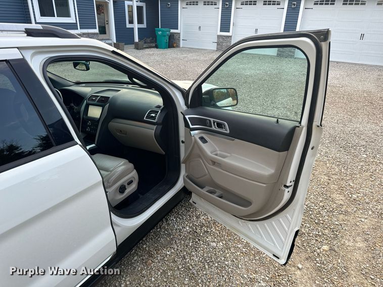 image for item EH6580 2011 Ford Explorer XLT SUV