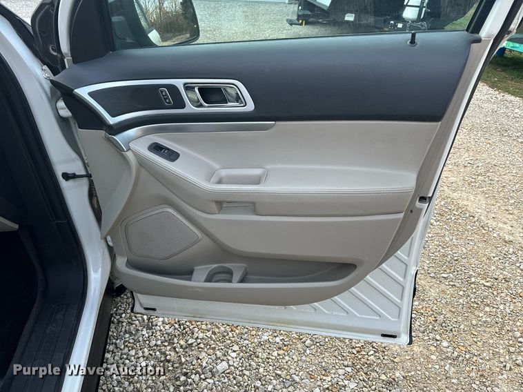 image for item EH6580 2011 Ford Explorer XLT SUV