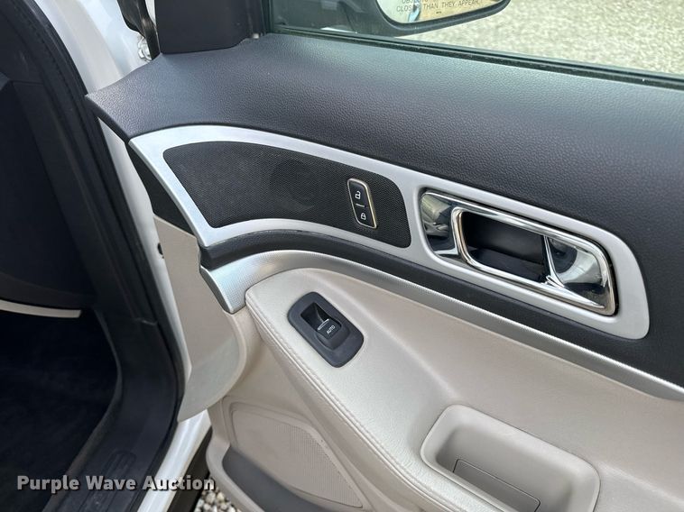 image for item EH6580 2011 Ford Explorer XLT SUV