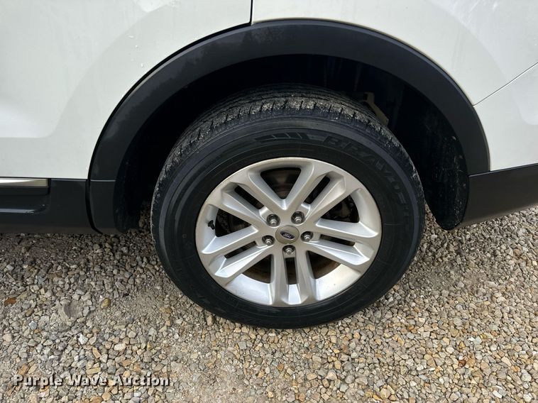 image for item EH6580 2011 Ford Explorer XLT SUV