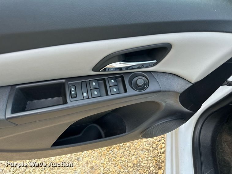 image for item EH6581 2015 Chevrolet Cruze Sedan