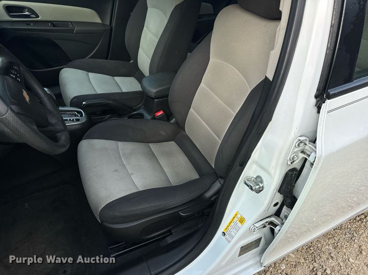 image for item EH6581 2015 Chevrolet Cruze Sedan