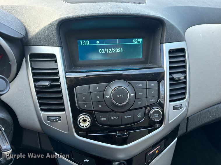 image for item EH6581 2015 Chevrolet Cruze Sedan