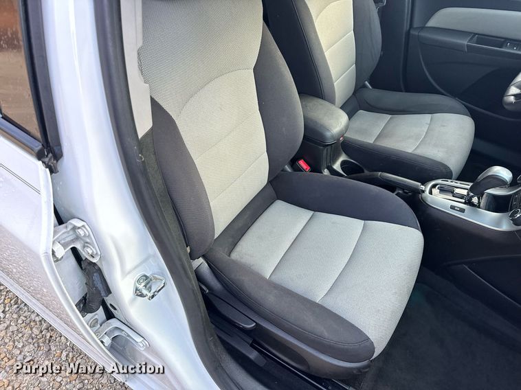 image for item EH6581 2015 Chevrolet Cruze Sedan