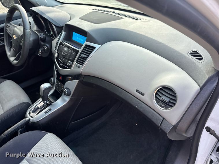 image for item EH6581 2015 Chevrolet Cruze Sedan