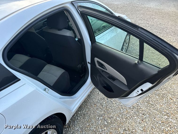 image for item EH6581 2015 Chevrolet Cruze Sedan