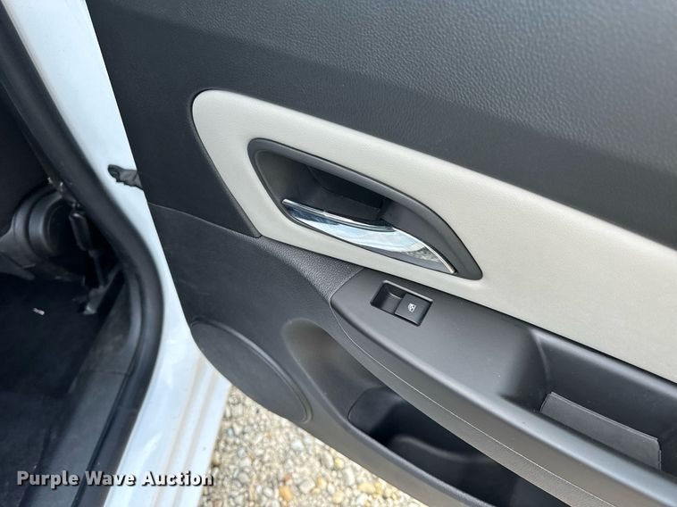 image for item EH6581 2015 Chevrolet Cruze Sedan