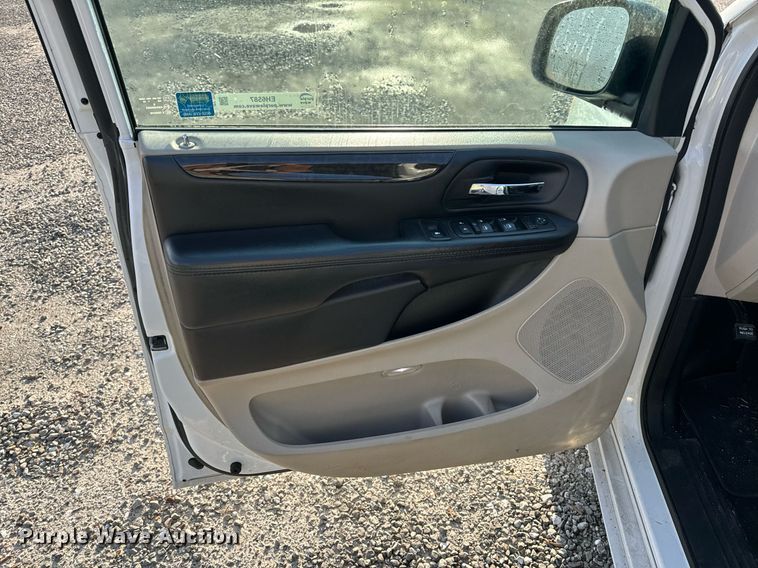 image for item EH6587 2014 Dodge Grand Caravan SXT handicap accessible van