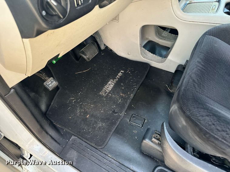 image for item EH6587 2014 Dodge Grand Caravan SXT handicap accessible van