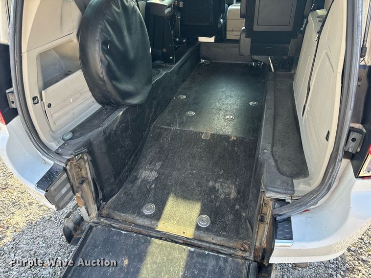 image for item EH6587 2014 Dodge Grand Caravan SXT handicap accessible van