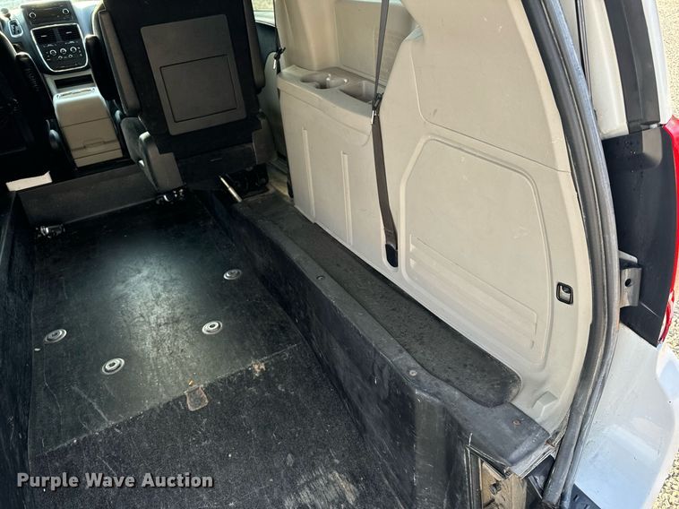 image for item EH6587 2014 Dodge Grand Caravan SXT handicap accessible van