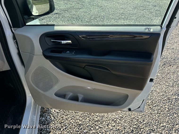 image for item EH6587 2014 Dodge Grand Caravan SXT handicap accessible van