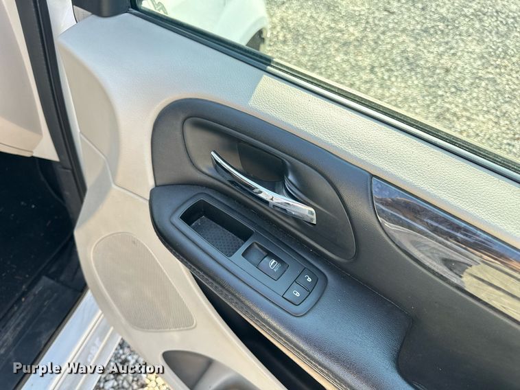 image for item EH6587 2014 Dodge Grand Caravan SXT handicap accessible van