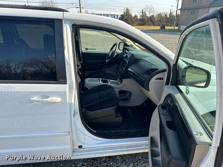 image for item EH6587 2014 Dodge Grand Caravan SXT handicap accessible van