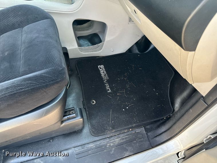 image for item EH6587 2014 Dodge Grand Caravan SXT handicap accessible van