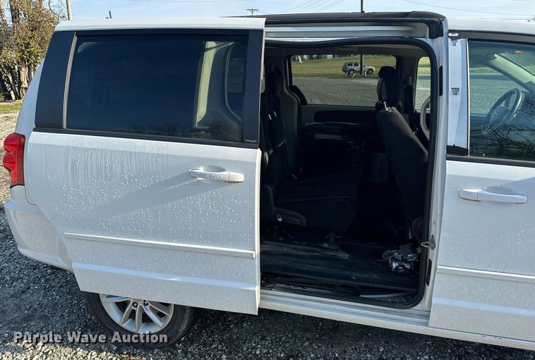 image for item EH6587 2014 Dodge Grand Caravan SXT handicap accessible van