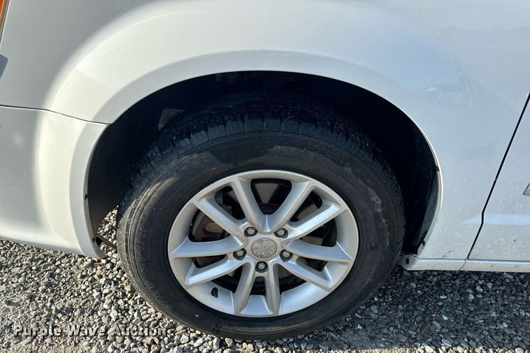 image for item EH6587 2014 Dodge Grand Caravan SXT handicap accessible van