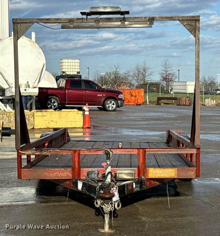 image for item EH6592 2003 Maxwell Deluxe utility trailer