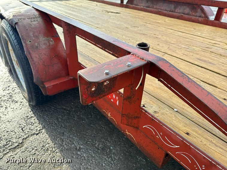 image for item EH6592 2003 Maxwell Deluxe utility trailer