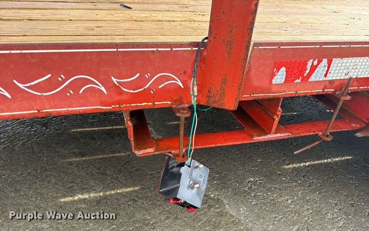 image for item EH6592 2003 Maxwell Deluxe utility trailer