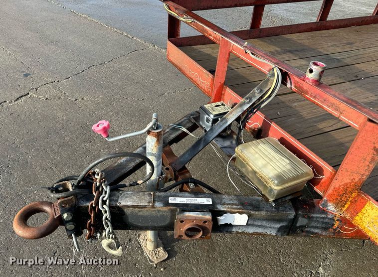 image for item EH6592 2003 Maxwell Deluxe utility trailer