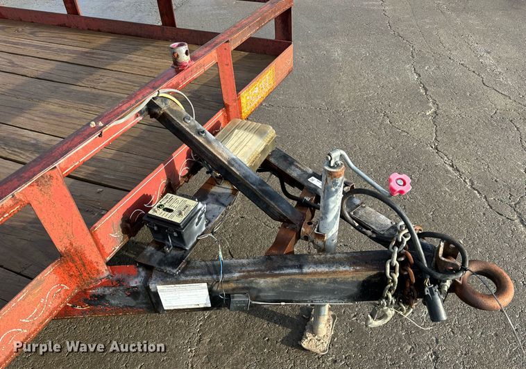 image for item EH6592 2003 Maxwell Deluxe utility trailer