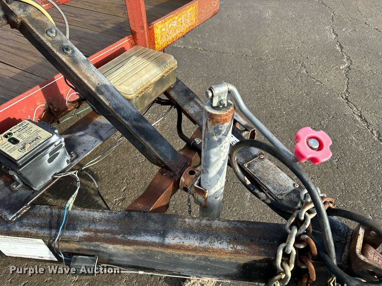 image for item EH6592 2003 Maxwell Deluxe utility trailer