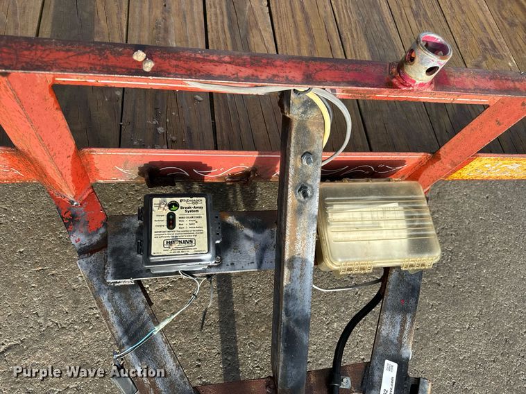 image for item EH6592 2003 Maxwell Deluxe utility trailer