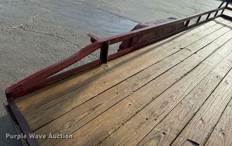 image for item EH6592 2003 Maxwell Deluxe utility trailer