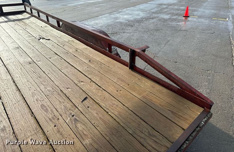 image for item EH6592 2003 Maxwell Deluxe utility trailer