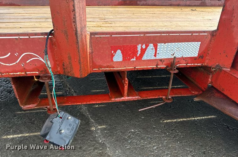 image for item EH6592 2003 Maxwell Deluxe utility trailer