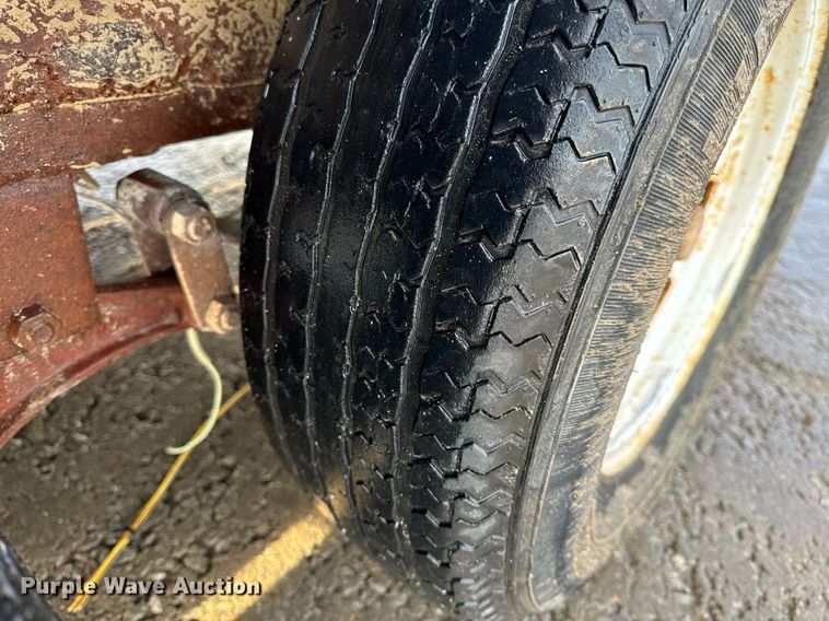 image for item EH6592 2003 Maxwell Deluxe utility trailer